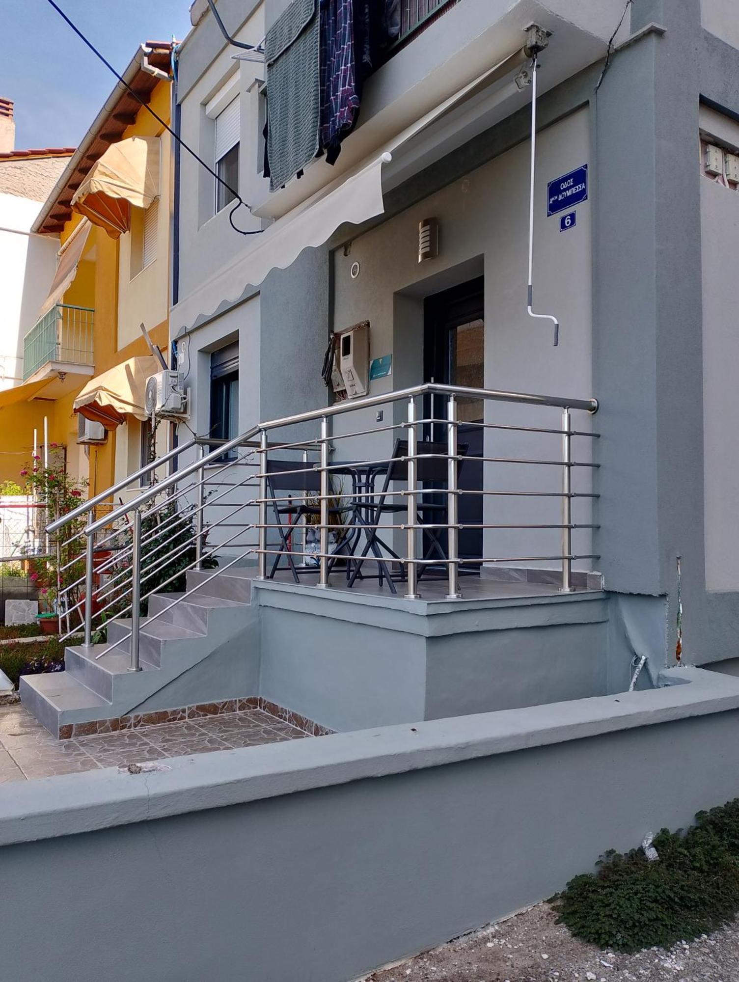 Black Eagle Apartment Drama Exterior photo